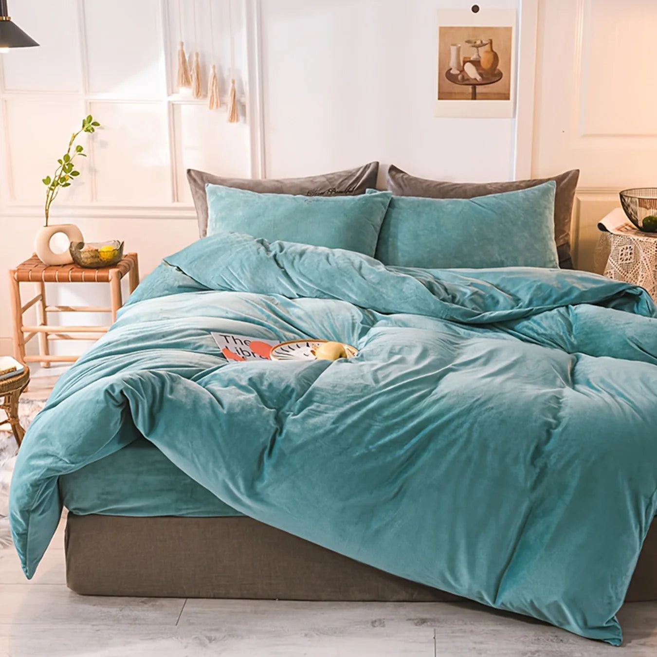 Velvet Duvet Cover Set for Cozy Autumn and Winter Comfort